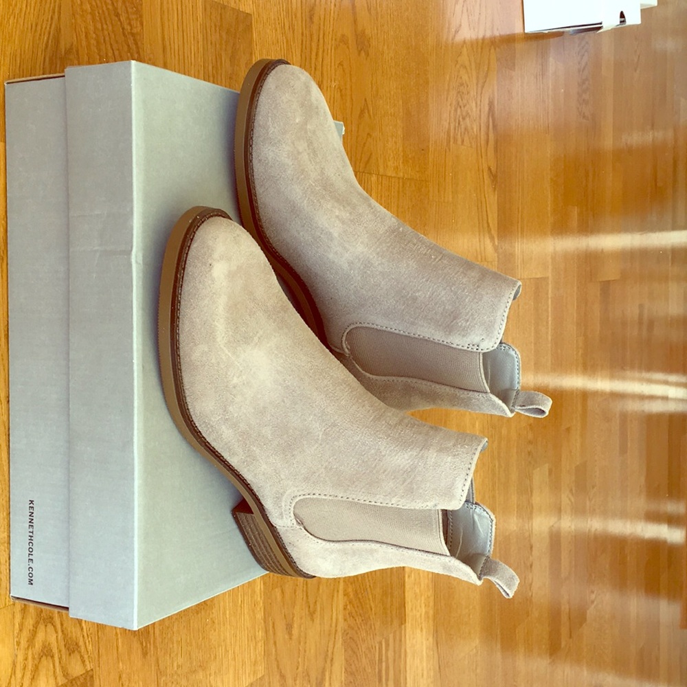 Kenneth Cole Reaction Taupe shoes in size 7